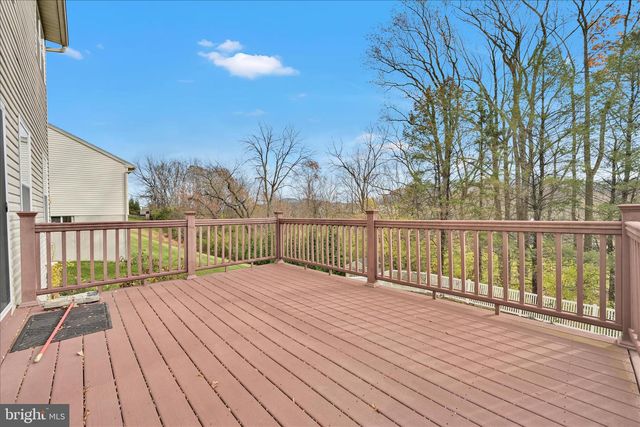 228 LONGVIEW DR, Reading, PA 19608