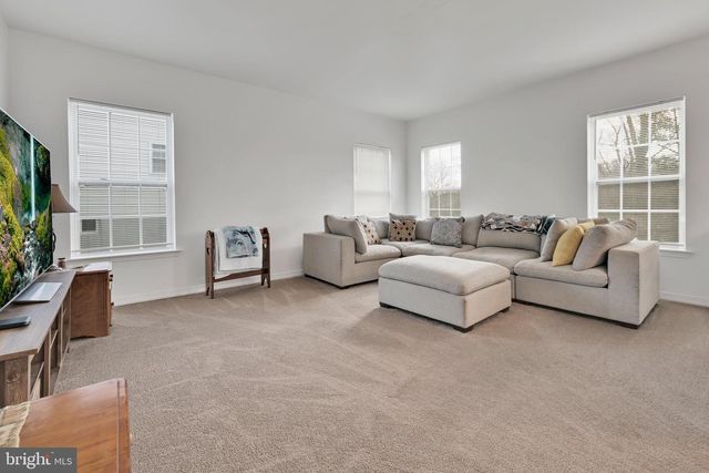 228 LONGVIEW DR, Reading, PA 19608