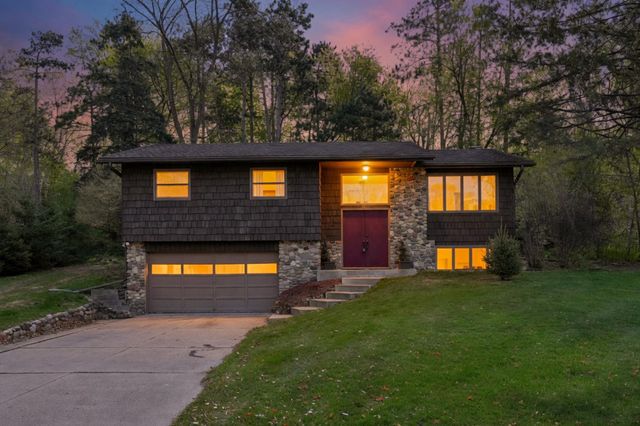 2891 Legion Avenue N, Lake Elmo, MN 55042
