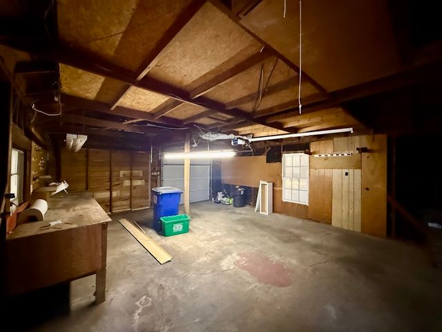 133 Gordon Drive, Azle, TX 76020