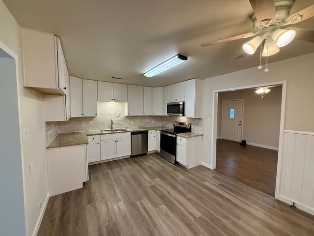 133 Gordon Drive, Azle, TX 76020