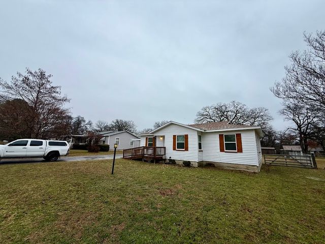 133 Gordon Drive, Azle, TX 76020