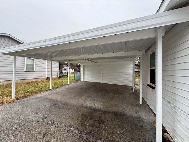 133 Gordon Drive, Azle, TX 76020