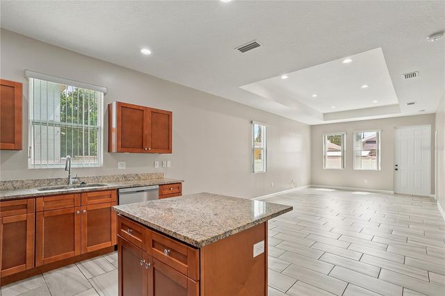 2736 W SPRUCE STREET, Tampa, FL 33607