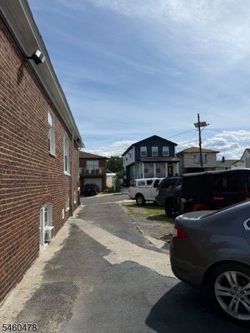 865 Birch St, Perth Amboy City, NJ 08861