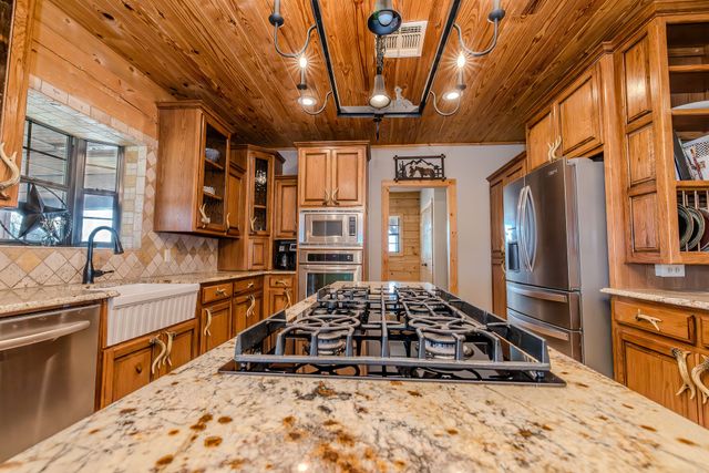 2779 Canyon Wren Loop, Graford, TX 76449