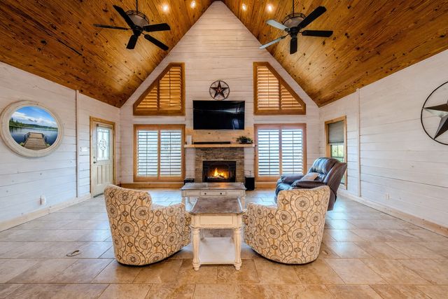 2779 Canyon Wren Loop, Graford, TX 76449