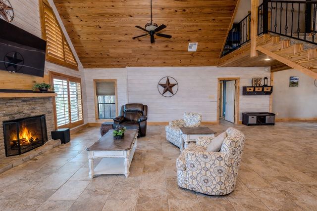 2779 Canyon Wren Loop, Graford, TX 76449