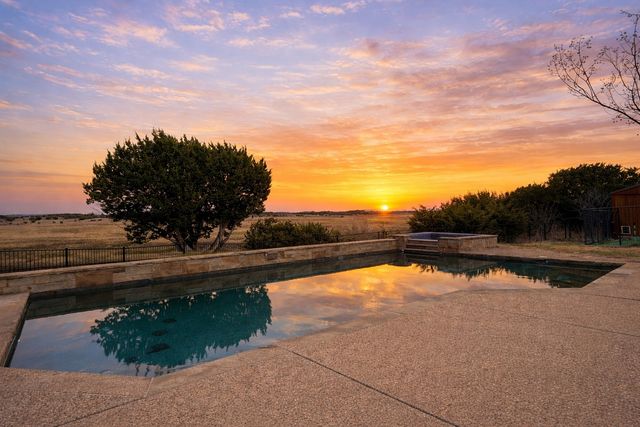 2779 Canyon Wren Loop, Graford, TX 76449