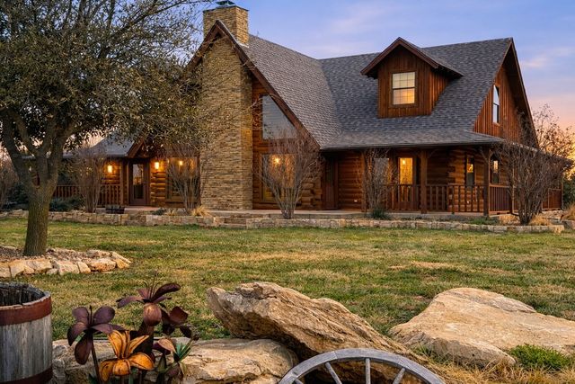 2779 Canyon Wren Loop, Graford, TX 76449