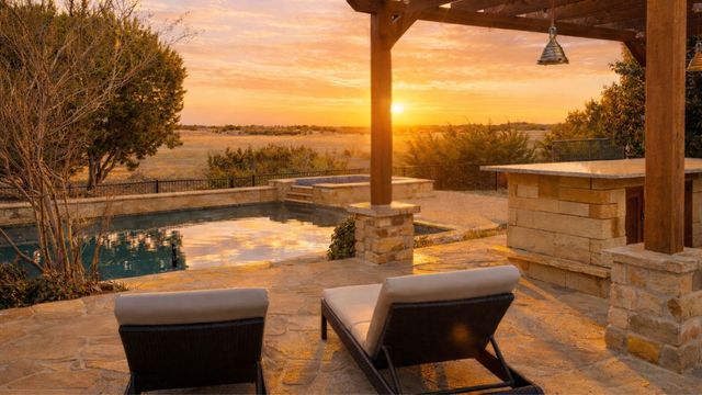 2779 Canyon Wren Loop, Graford, TX 76449