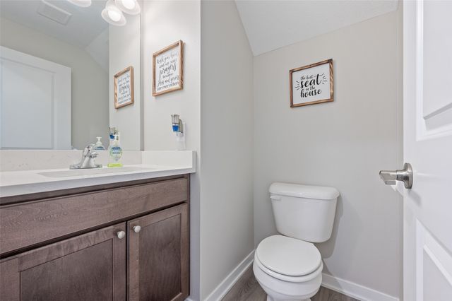 290 Amberwood Drive, Pleasant Hill, IA 50327