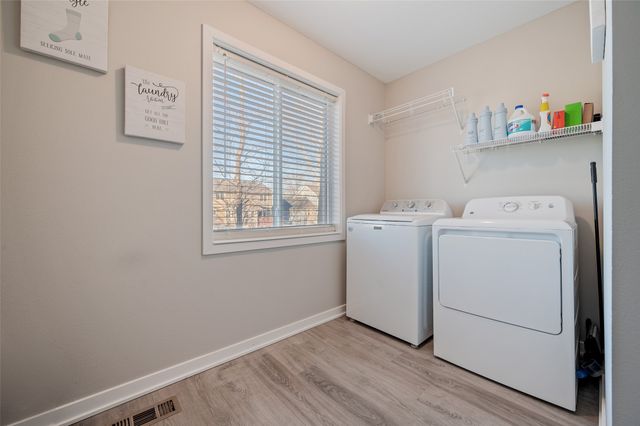 290 Amberwood Drive, Pleasant Hill, IA 50327