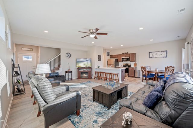 290 Amberwood Drive, Pleasant Hill, IA 50327