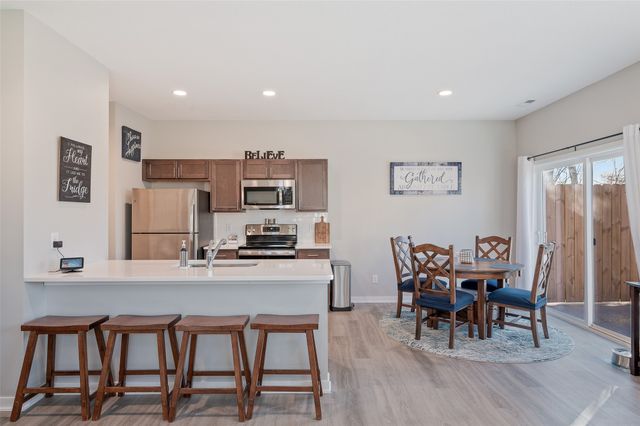 290 Amberwood Drive, Pleasant Hill, IA 50327