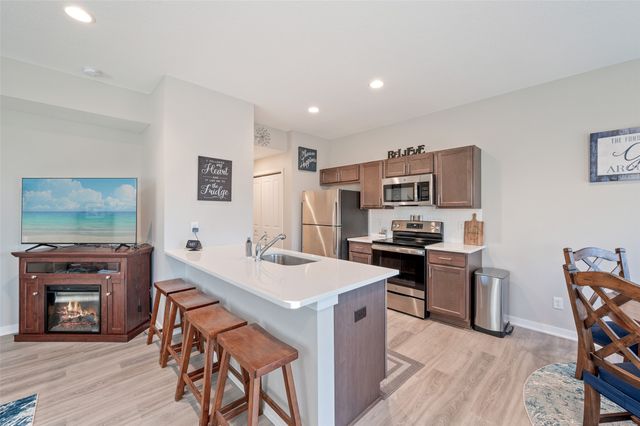 290 Amberwood Drive, Pleasant Hill, IA 50327