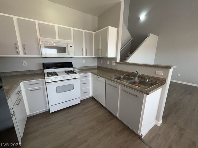 4915 East Russell Road 115, Las Vegas, NV 89120
