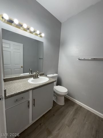 4915 East Russell Road 115, Las Vegas, NV 89120