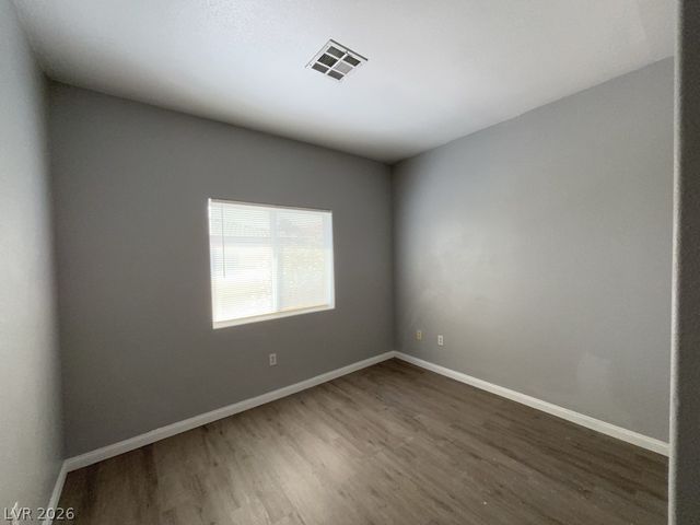 4915 East Russell Road 115, Las Vegas, NV 89120