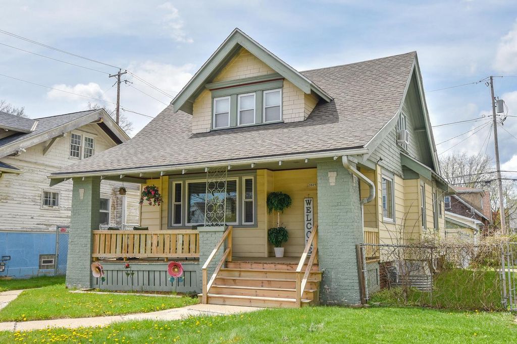 2809 N 38th STREET, Milwaukee, WI 53210