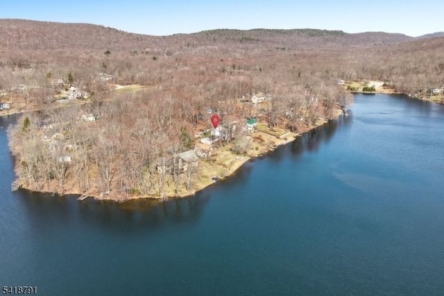 27 Plaza Dr, Hampton Twp., NJ 07860