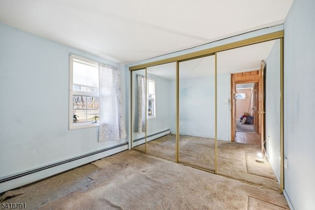 27 Plaza Dr, Hampton Twp., NJ 07860