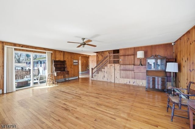 27 Plaza Dr, Hampton Twp., NJ 07860