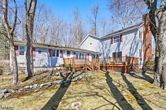 27 Plaza Dr, Hampton Twp., NJ 07860