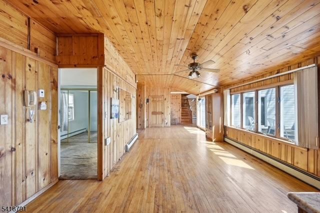27 Plaza Dr, Hampton Twp., NJ 07860