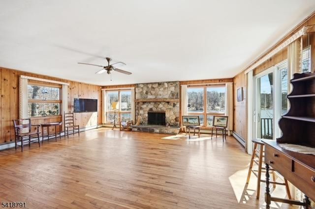27 Plaza Dr, Hampton Twp., NJ 07860