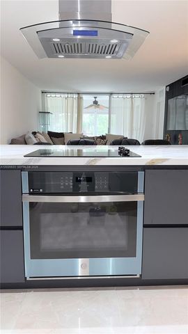 605 Oaks Drive 307, Pompano Beach, FL 33069