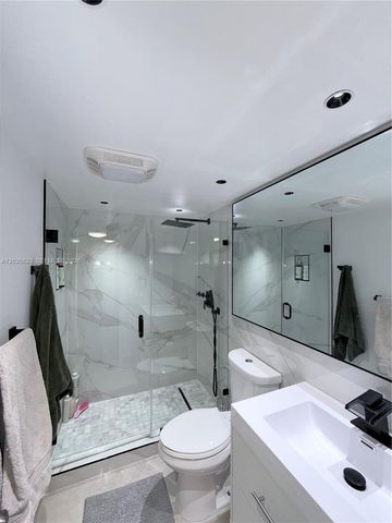 605 Oaks Drive 307, Pompano Beach, FL 33069