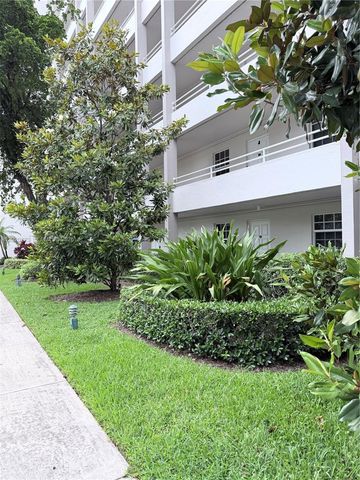 605 Oaks Drive 307, Pompano Beach, FL 33069