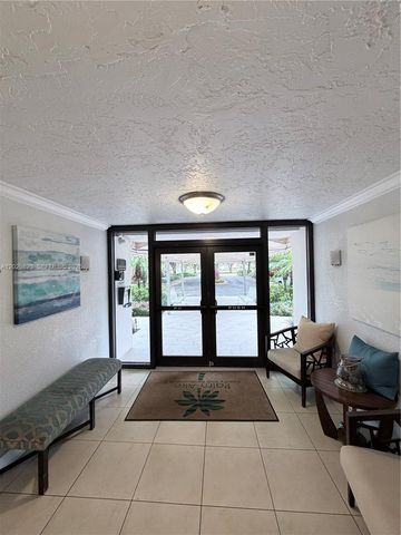 605 Oaks Drive 307, Pompano Beach, FL 33069