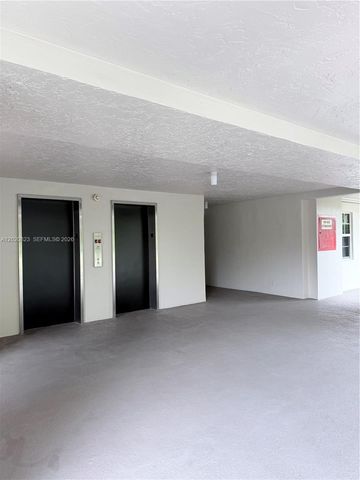 605 Oaks Drive 307, Pompano Beach, FL 33069