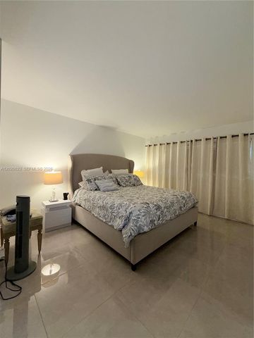 605 Oaks Drive 307, Pompano Beach, FL 33069