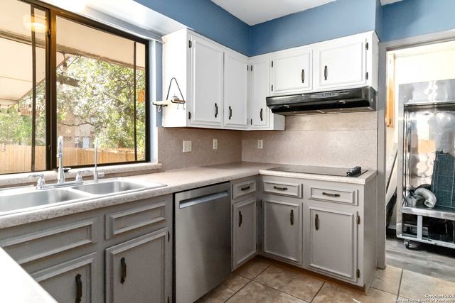 7634 Tippit Trl, San Antonio, TX 78240