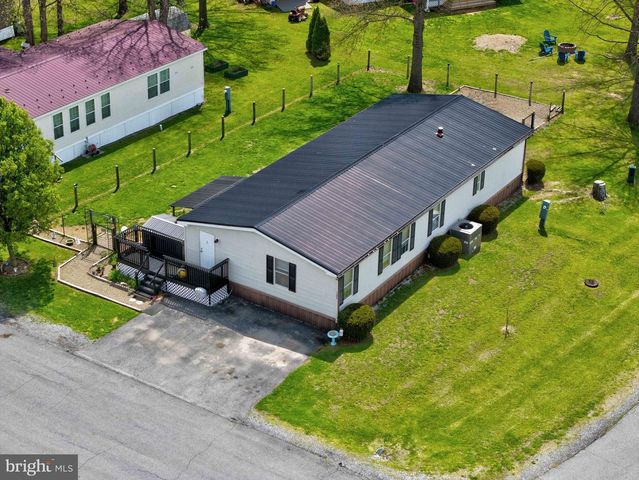 185 CONODOGUINET MOBILE EST, Newville, PA 17241