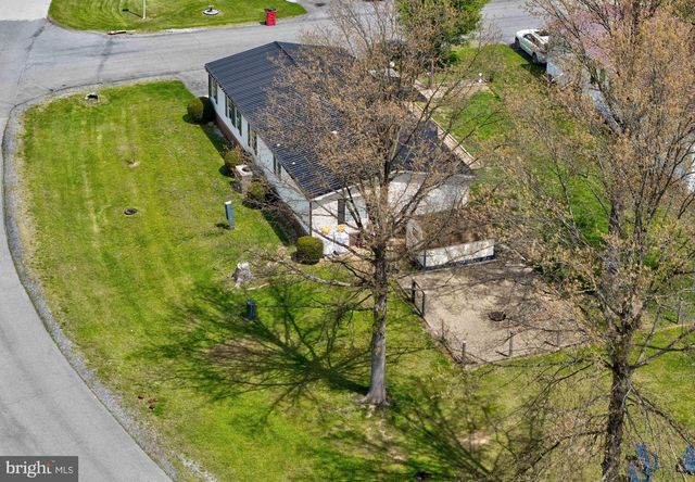 185 CONODOGUINET MOBILE EST, Newville, PA 17241