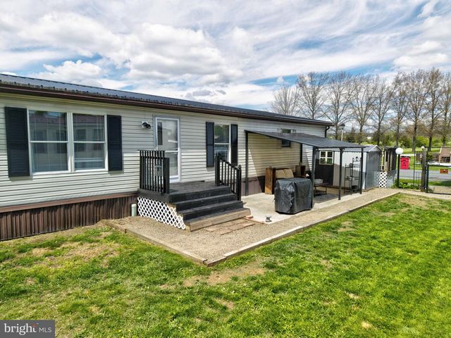 185 CONODOGUINET MOBILE EST, Newville, PA 17241