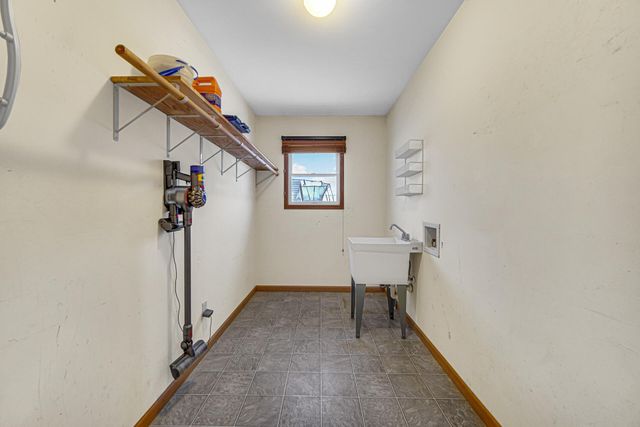 515 Tamarack Trail, Hebron, IN 46341