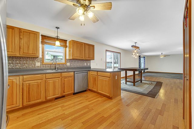 515 Tamarack Trail, Hebron, IN 46341