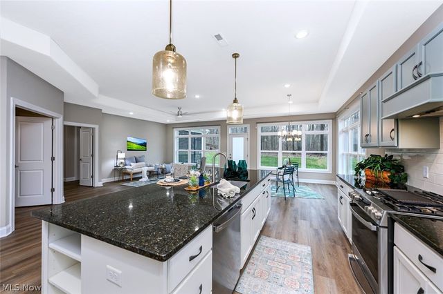 2080 Hawthorn Court, Green, OH 44720