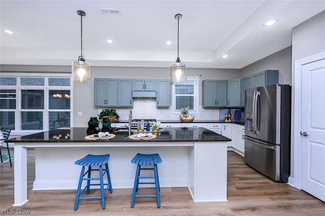 2080 Hawthorn Court, Green, OH 44720