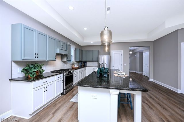 2080 Hawthorn Court, Green, OH 44720