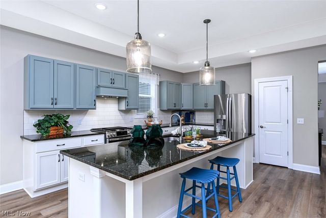 2080 Hawthorn Court, Green, OH 44720