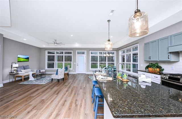 2080 Hawthorn Court, Green, OH 44720