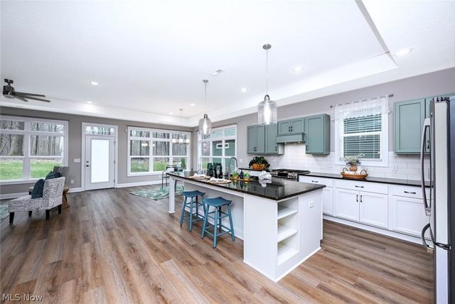 2080 Hawthorn Court, Green, OH 44720