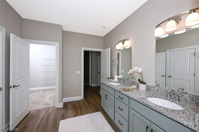 2080 Hawthorn Court, Green, OH 44720