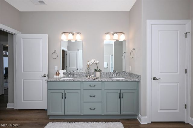 2080 Hawthorn Court, Green, OH 44720